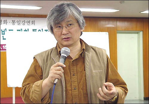 김민웅 성공회대 교수는 2·13합의를 한반도 평화체제로 가는, 돌이킬 수 없는 전환점이라고 평가했다. 